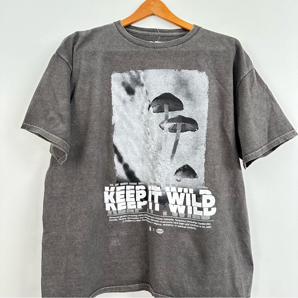 1990s "Keep It Wild" Mushroom Graphic Tee Vintage Size L
